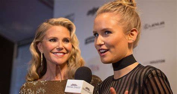 20 Pics Of Christie Brinkley And Her Daughter Sailor Looking Like Sisters