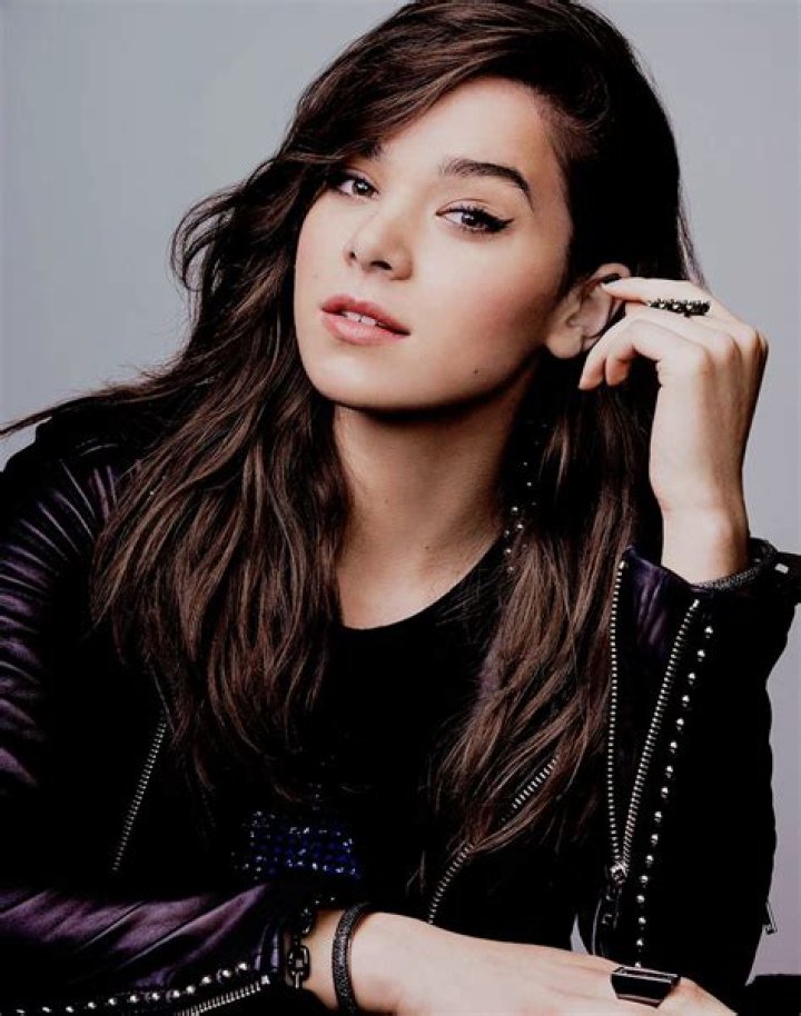 Hailee Steinfeld2