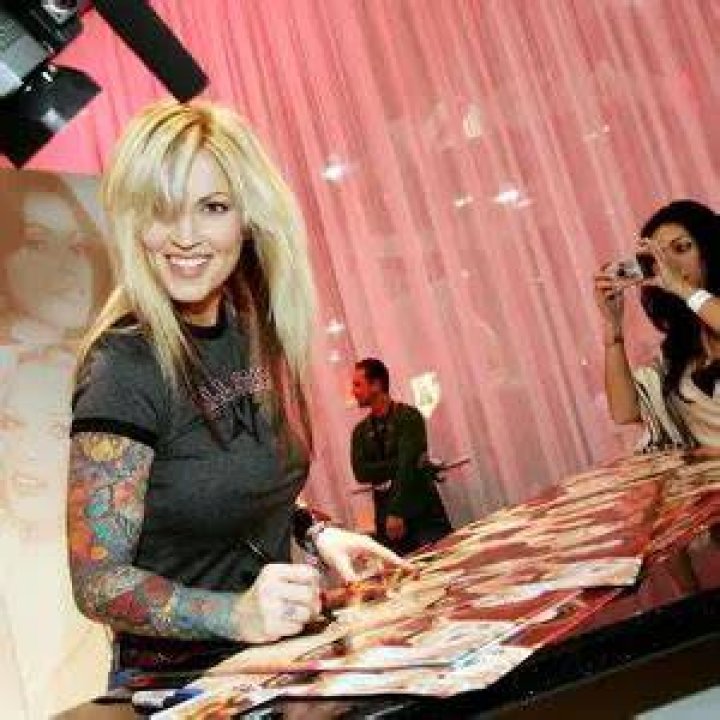 Janine Lindemulder Net Worth | TheRichest