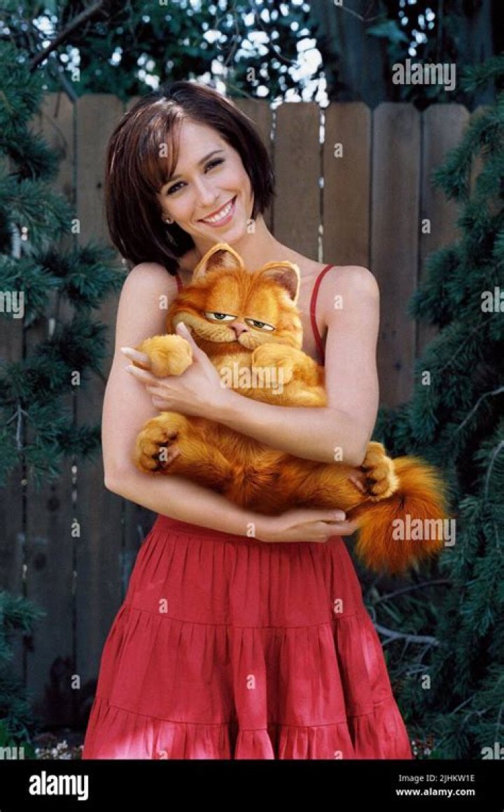 Jennifer Love Hewitt in Garfield