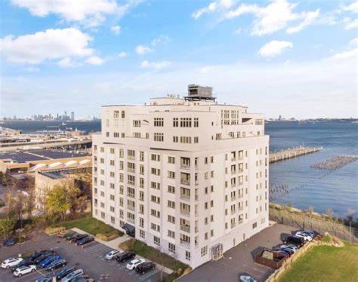 Pete Davidson To Move To Brooklyn, Lists $1.3 Million Staten Island Condo