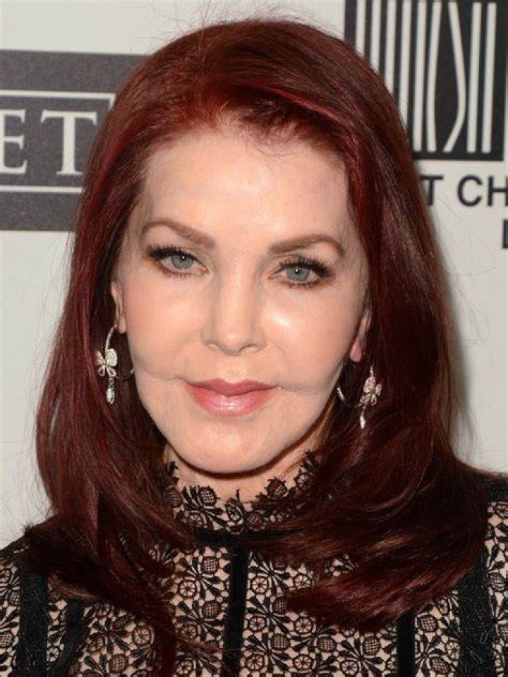 Priscilla Presley 