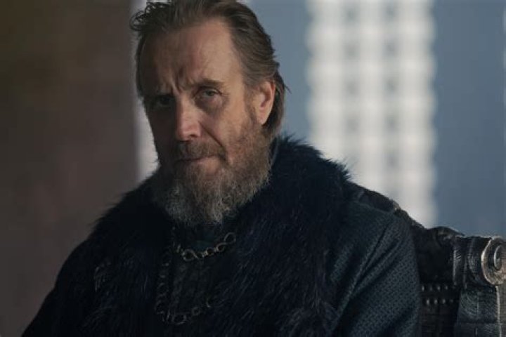 Rhys Ifans (Ser Otto Hightower)
