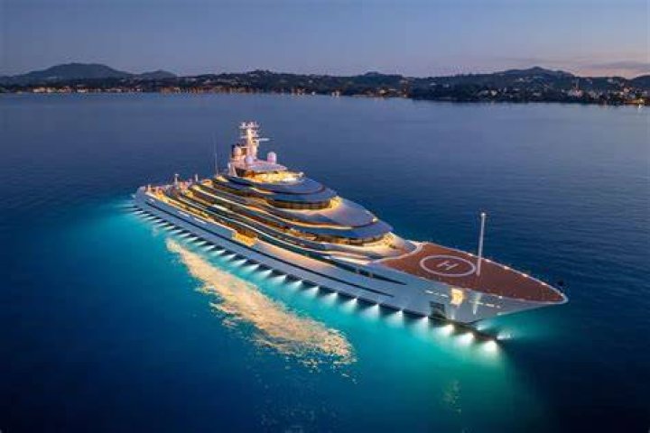 The World’s 10 Most Expensive Yacht 